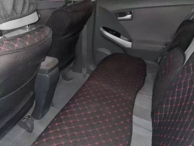 Toyota Prius, 2011 1, avtobaza.tj