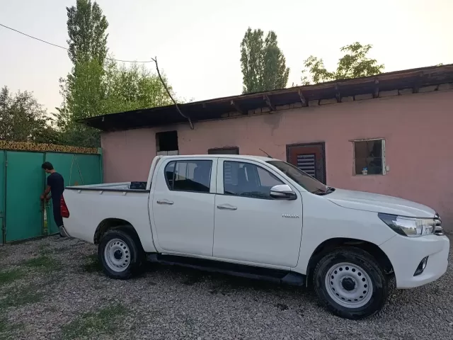 Toyota Hilux, 2016 1, avtobaza.tj
