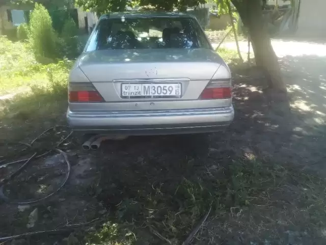 Mercedes-Benz W124, 1995 1, avtobaza.tj