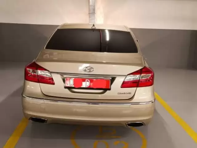 Hyundai Genesis, 2012 1, avtobaza.tj