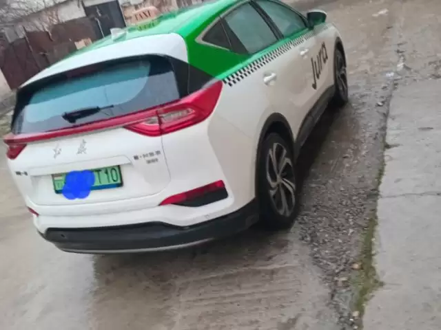 Hongqi E-HS3, 2019 1, avtobaza.tj