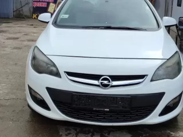 Opel Astra J 1, avtobaza.tj