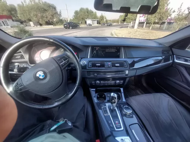 BMW 5 Series 520, 2014 1, avtobaza.tj