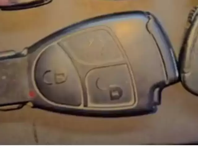 Калиди Mercedes обёмний 1, avtobaza.tj