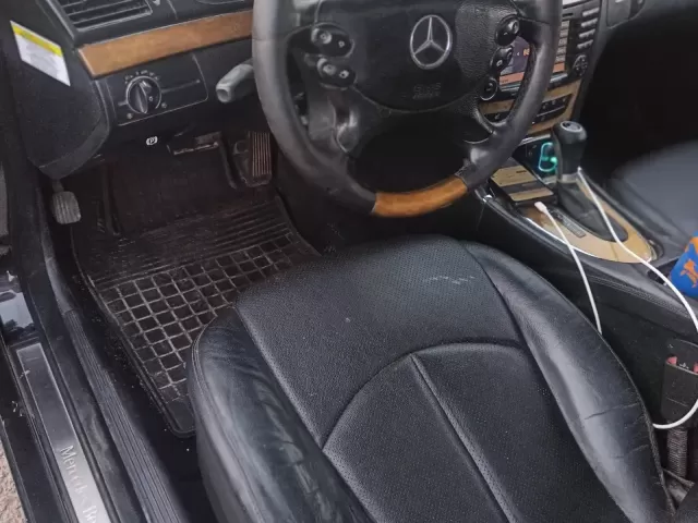 Mercedes-Benz E class, 2008 1, avtobaza.tj