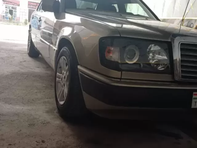 Mercedes-Benz W124, 1992 1, avtobaza.tj