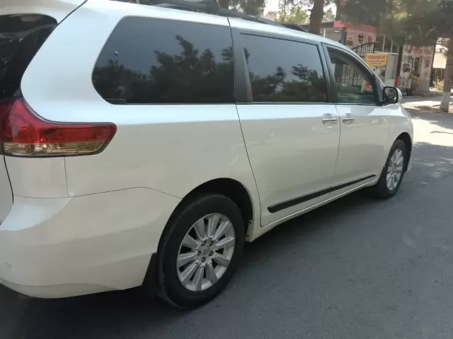 Toyota Sienna, 2013 1, avtobaza.tj