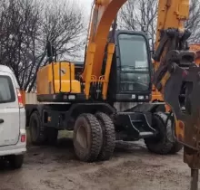 Экскаватор Hyundai, 2009 в Душанбе 