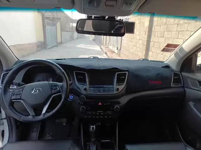 Hyundai Tucson, 2015 1, avtobaza.tj