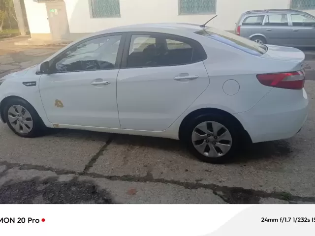 Kia Rio 1, avtobaza.tj