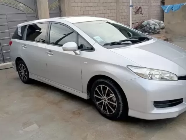 Toyota Wish, 2010 1, avtobaza.tj