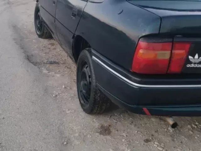 Opel Vectra A 1, avtobaza.tj