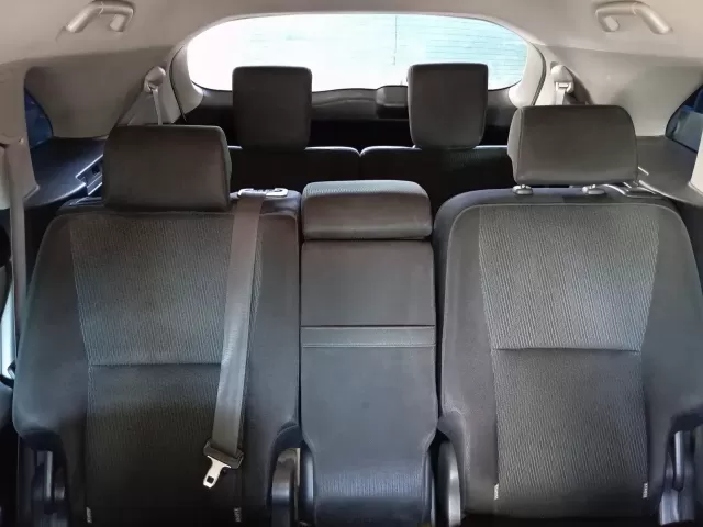 Toyota Mark X ZiO, 2009 1, avtobaza.tj