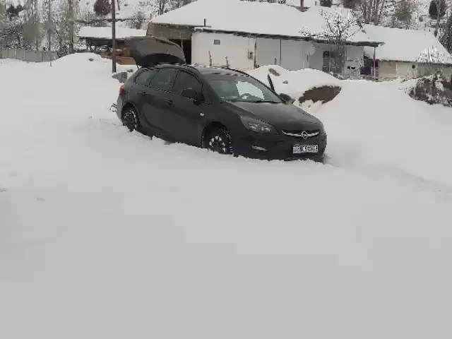 Opel Astra J, 2016 1, avtobaza.tj