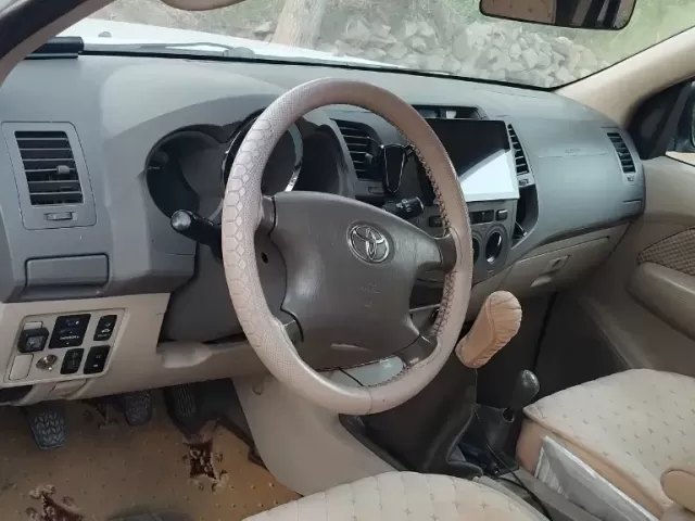 Toyota Fortuner 1, avtobaza.tj