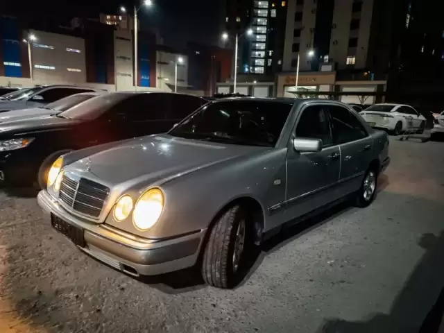 Mercedes-Benz E class, 1996 1, avtobaza.tj