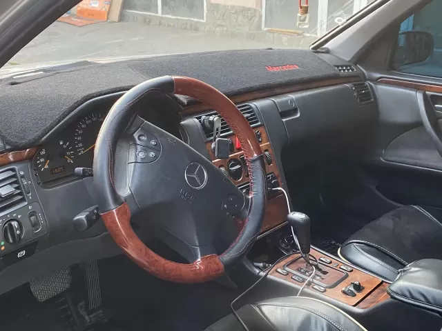 Mercedes-Benz E class, 2000 1, avtobaza.tj