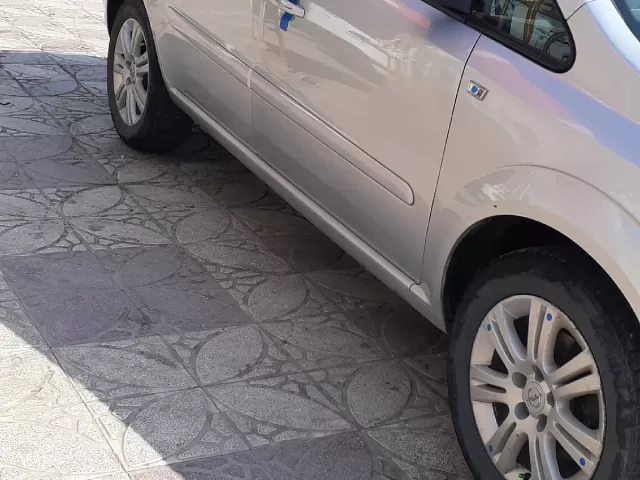 Opel Zafira 1, avtobaza.tj