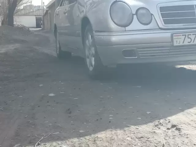 Mercedes-Benz E class, 1996 1, avtobaza.tj