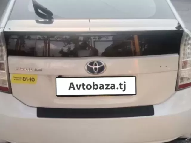 Toyota Prius 1, avtobaza.tj