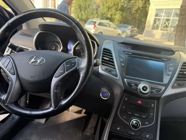 Hyundai Avante, 2015 1, avtobaza.tj