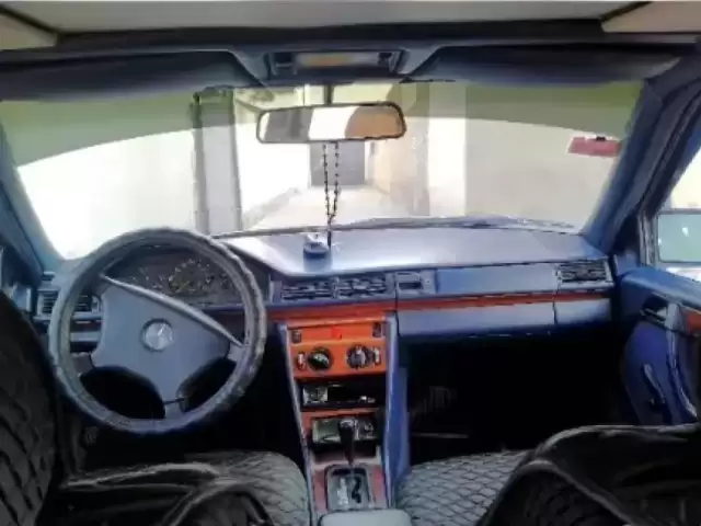 Mercedes-Benz W124, 1993 1, avtobaza.tj