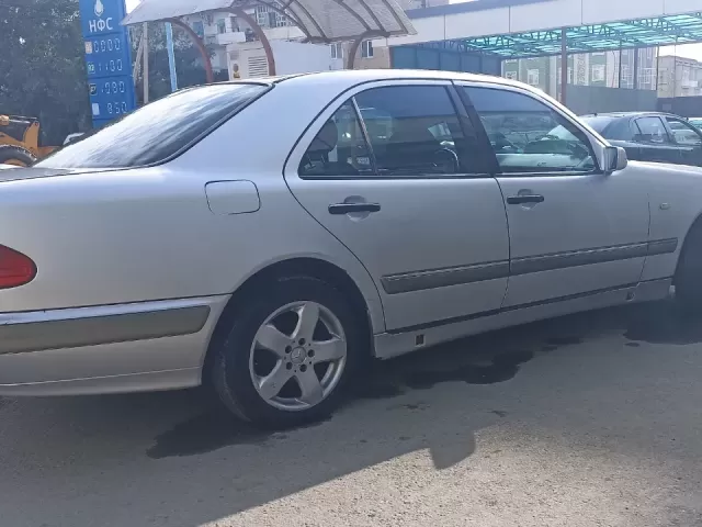 Mercedes-Benz E class 1, avtobaza.tj