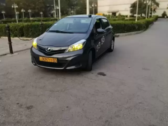 Toyota Vitz, 2012 1, avtobaza.tj