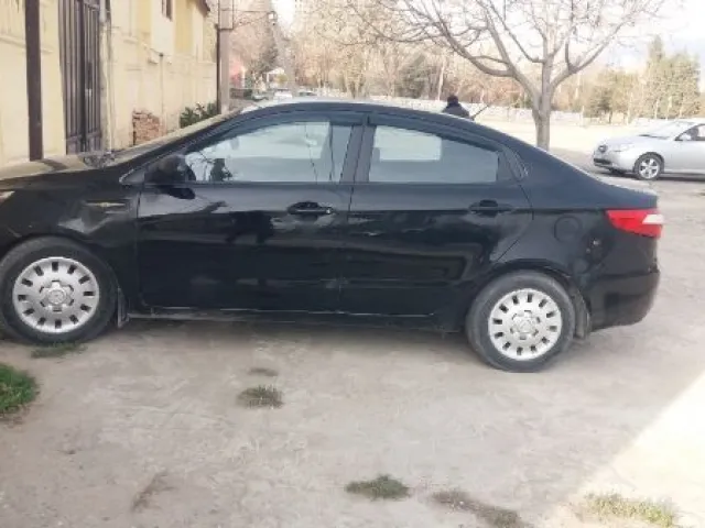 Kia Rio 1, avtobaza.tj