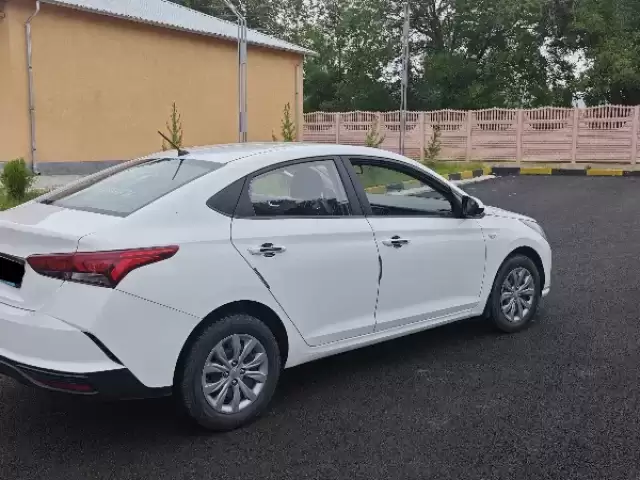 Hyundai Solaris, 2022 1, avtobaza.tj