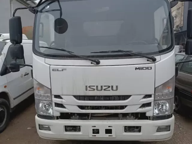 Фургон Isuzu 1, avtobaza.tj