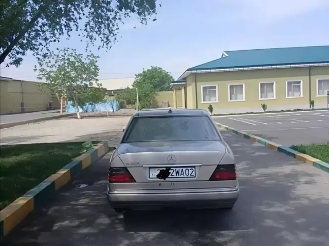 Mercedes-Benz W124, 1995 1, avtobaza.tj