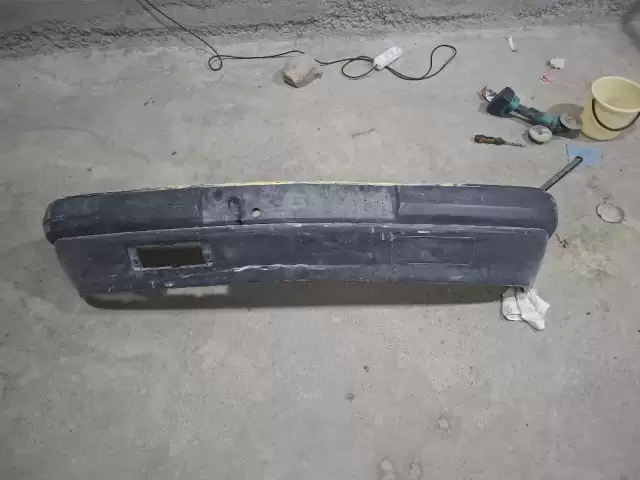 Бампер  Mercedes-Benz 124 1, avtobaza.tj