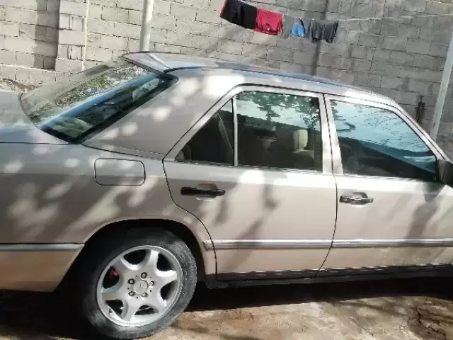 Mercedes-Benz W124, 1989 1, avtobaza.tj