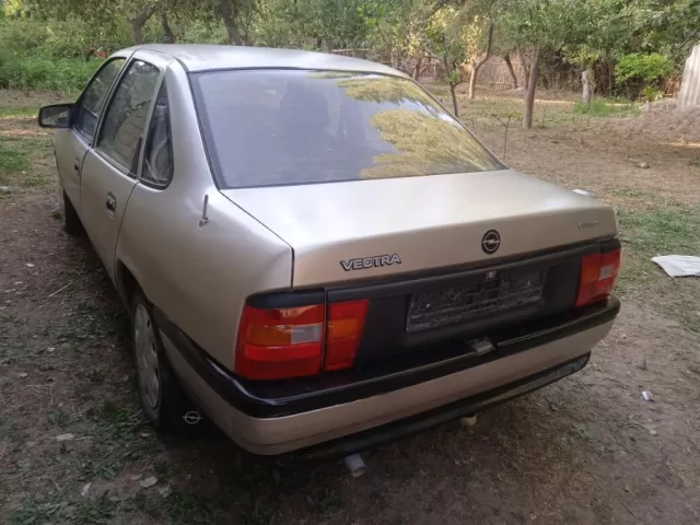 Opel Vectra A 1, avtobaza.tj