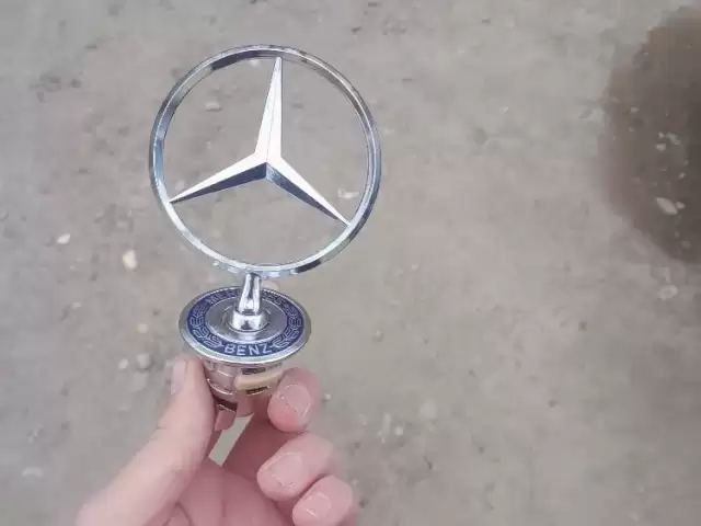 Знаки капот Mercedes 1, avtobaza.tj