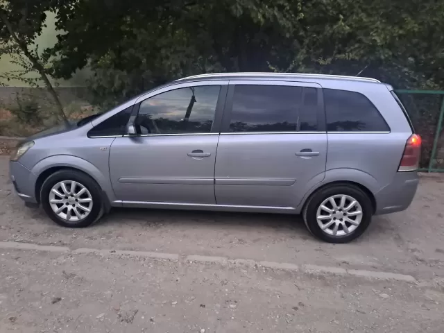 Opel Zafira 1, avtobaza.tj