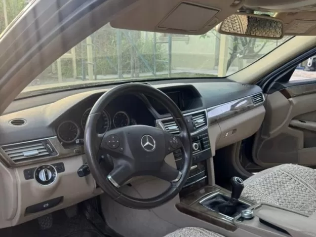Mercedes-Benz E class, 2010 1, avtobaza.tj