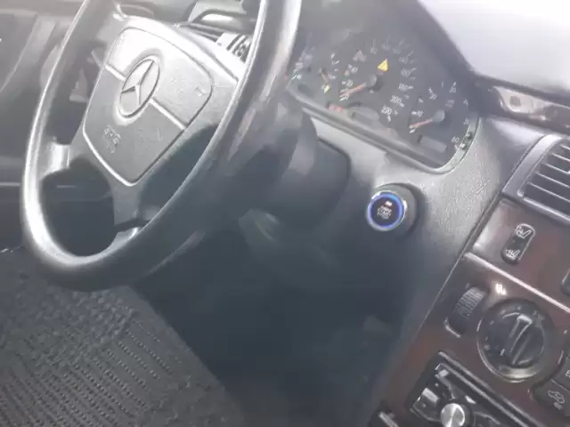 Mercedes-Benz E class, 1996 1, avtobaza.tj