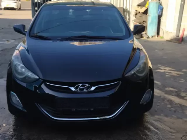 Hyundai Elantra 1, avtobaza.tj