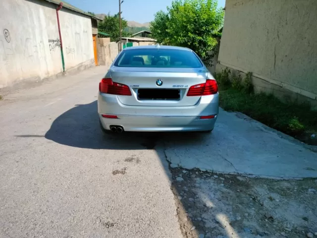 BMW 5 Series 520 1, avtobaza.tj