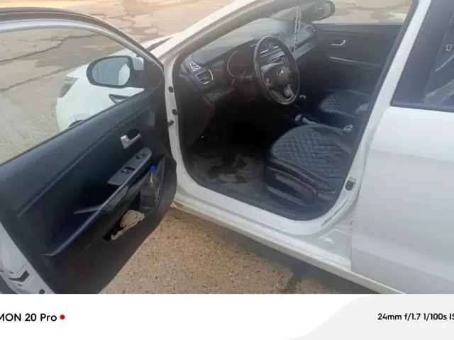 Kia Rio 1, avtobaza.tj