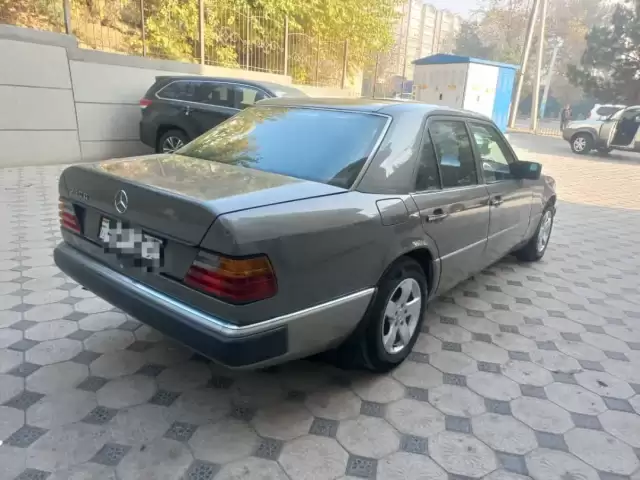 Mercedes-Benz W124, 1990 1, avtobaza.tj Mercedes-Benz W124, 1990 1, avtobaza.tj