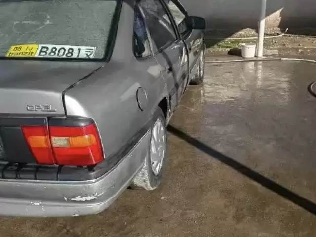 Opel Vectra A, 1992 1, avtobaza.tj