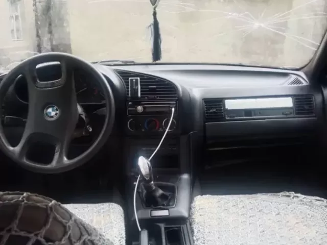 BMW i3 1, avtobaza.tj