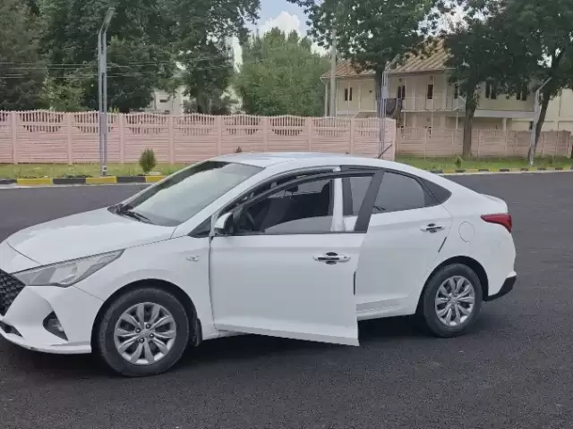 Hyundai Solaris, 2022 1, avtobaza.tj