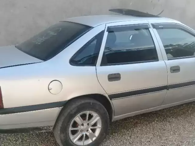 Opel Vectra A, 1990 1, avtobaza.tj
