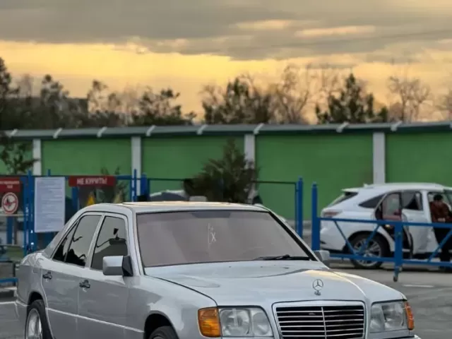 Mercedes-Benz W124, 1994 1, avtobaza.tj