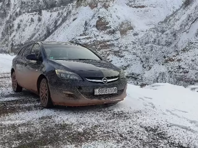 Opel Astra J, 2015 1, avtobaza.tj