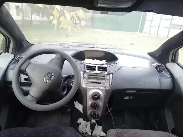 Toyota Vitz, 2010 1, avtobaza.tj